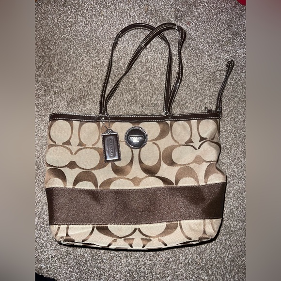 Brown coach purse! - Picture 1 of 4